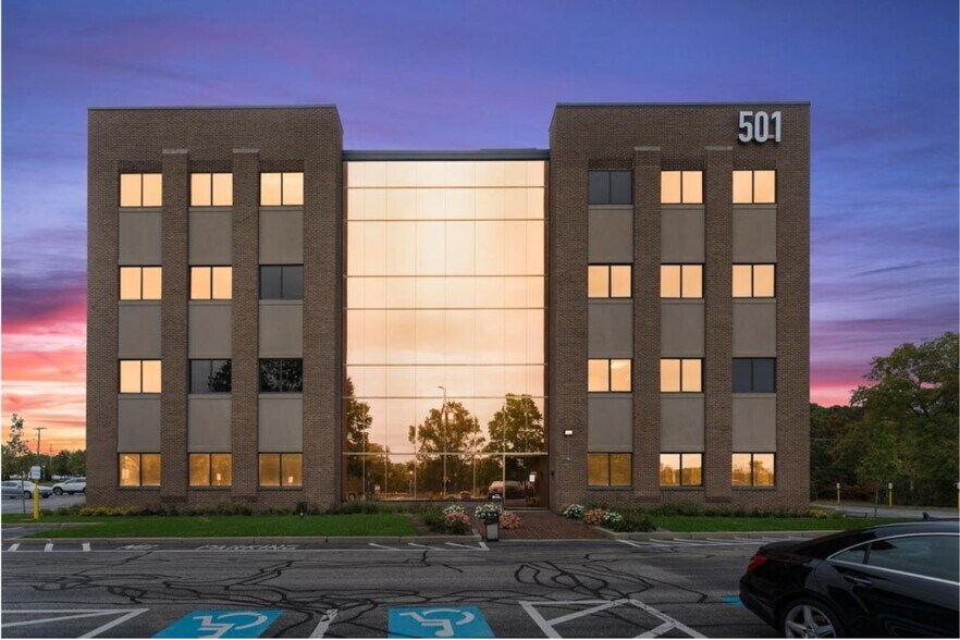 More Photos Of 501 Wampanoag Trl, East Providence Medical For Lease