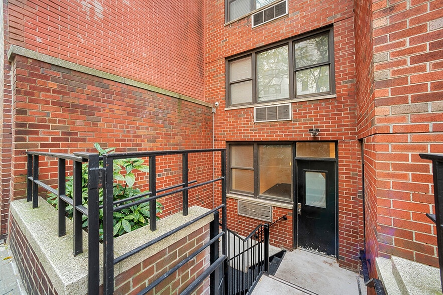 Primary Photo Of 310 E 65th St, New York Apartments For Lease