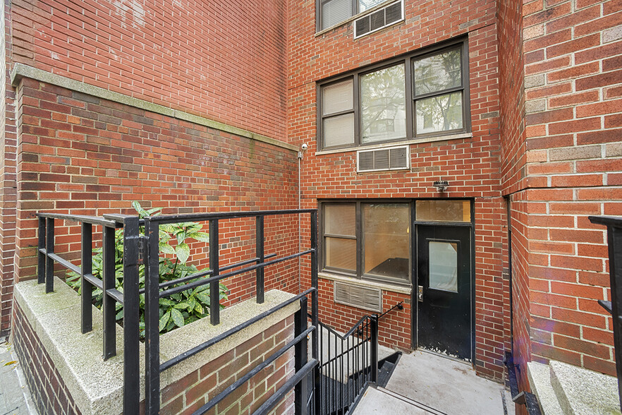 Primary Photo Of 310 E 65th St, New York Apartments For Lease