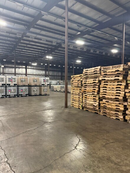 More Photos Of 211 W Point Ave, Dunkirk Warehouse For Lease