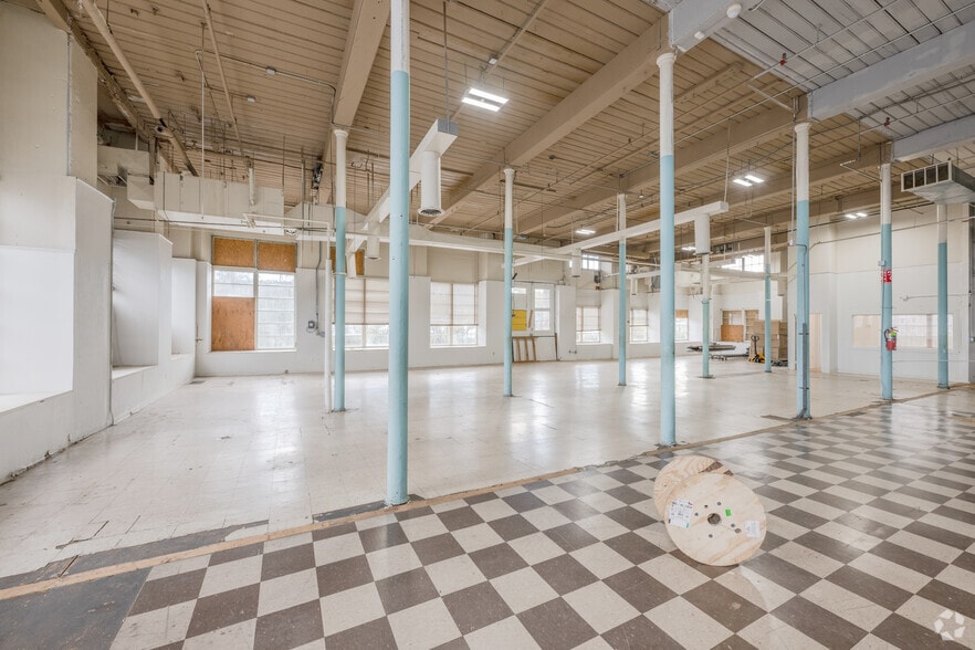 More Photos Of 1 Ace St, Fall River Warehouse For Lease