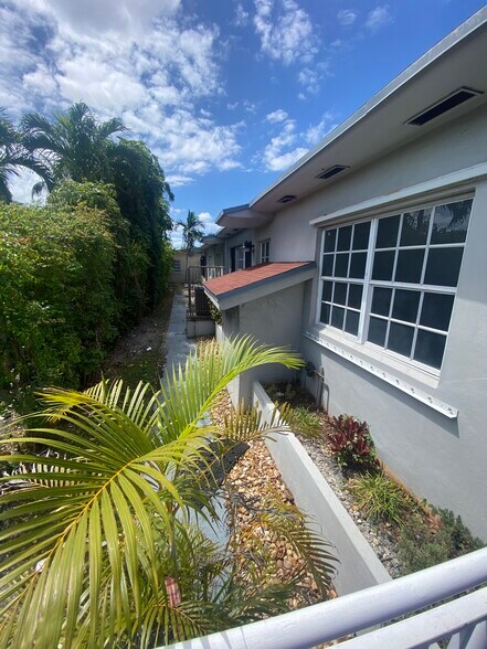 More Photos Of 3080 W Flagler St, Miami Medical For Sale