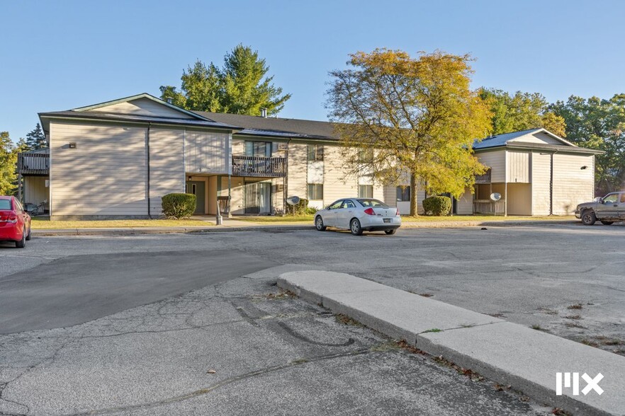 Primary Photo Of 70 N Lester St, White Cloud Apartments For Sale