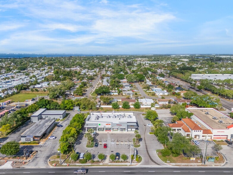 More Photos Of 6228 14th St W, Bradenton Storefront For Lease