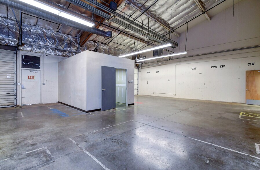 More Photos Of 3101 111th St SW, Everett Manufacturing For Lease