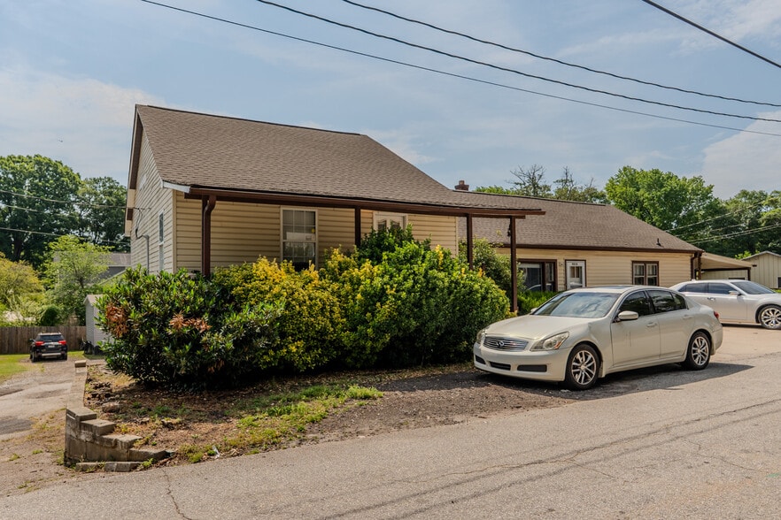 More Photos Of 923 W Lee Rd, Taylors Manufactured Housing Mobile Home Park For Sale