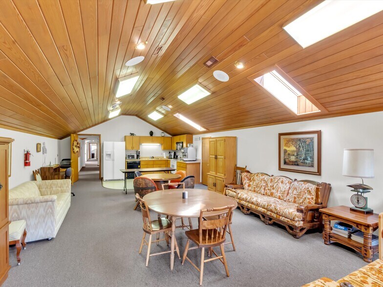 More Photos Of 540 Hospital Dr, Clyde Healthcare For Sale