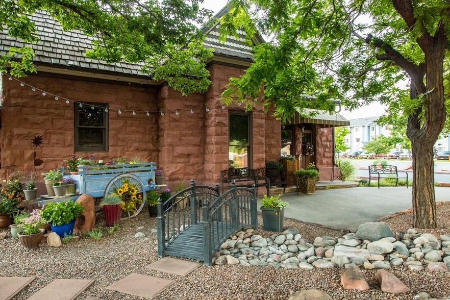 More Photos Of 218 N 100 W, Moab Restaurant For Sale