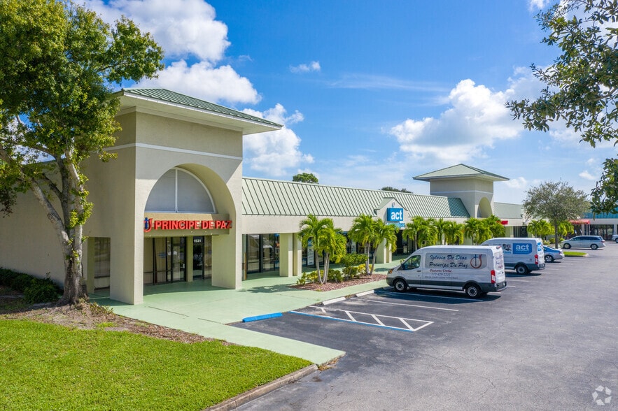 Primary Photo Of 1501-1601 US Highway 1, Vero Beach Unknown For Lease