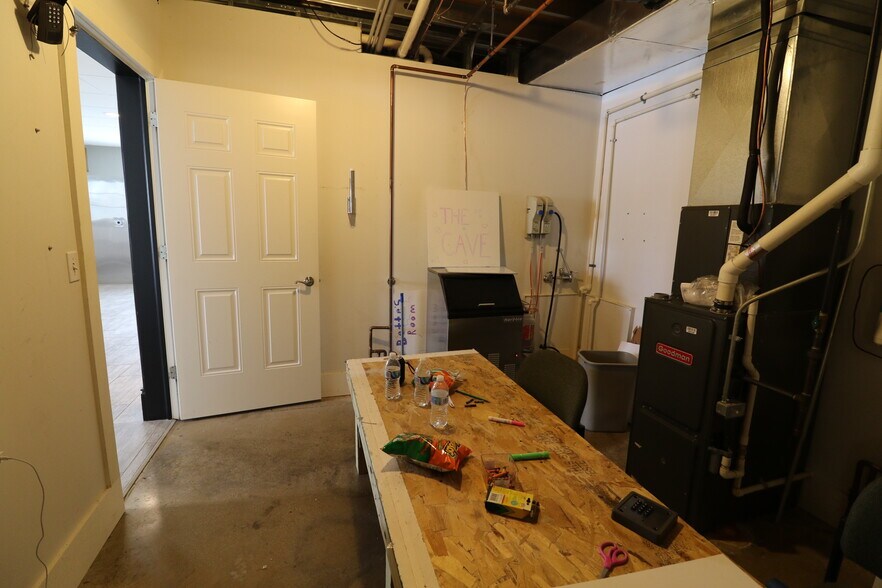 More Photos Of 1223 E Sciota Ave, Peoria Heights Industrial For Lease