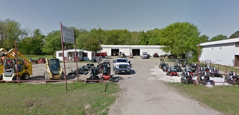 Primary Photo Of 707 S Robinson Dr, Robinson Auto Repair For Sale