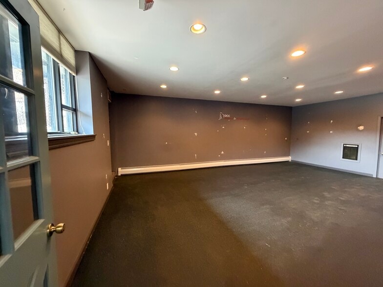 More Photos Of 93 Market Sq, Newington Office For Sale