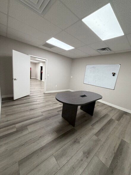 More Photos Of 3475 Boulder Hwy, Las Vegas Freestanding For Lease