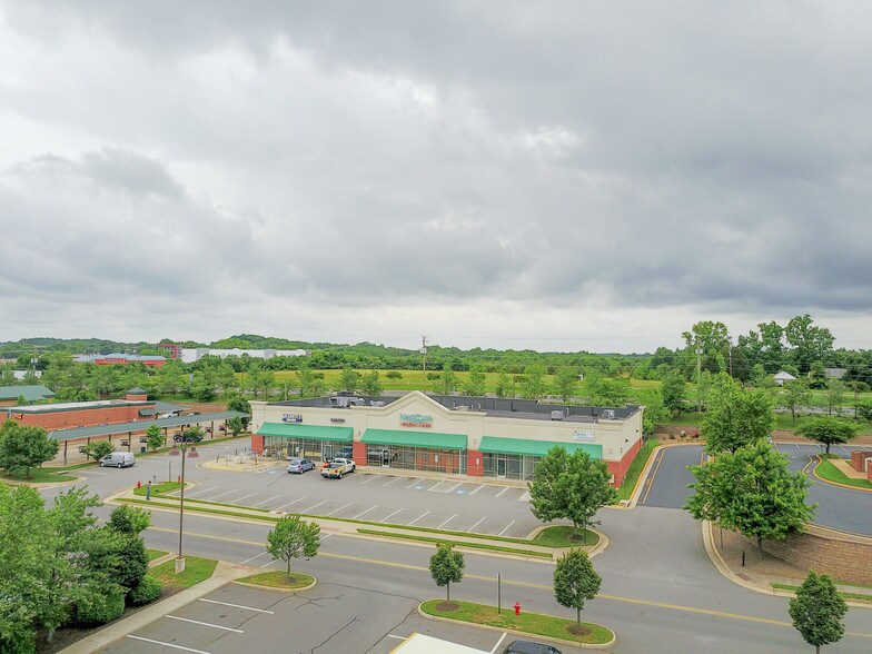 More Photos Of 5825 Plank Rd, Fredericksburg Storefront For Lease