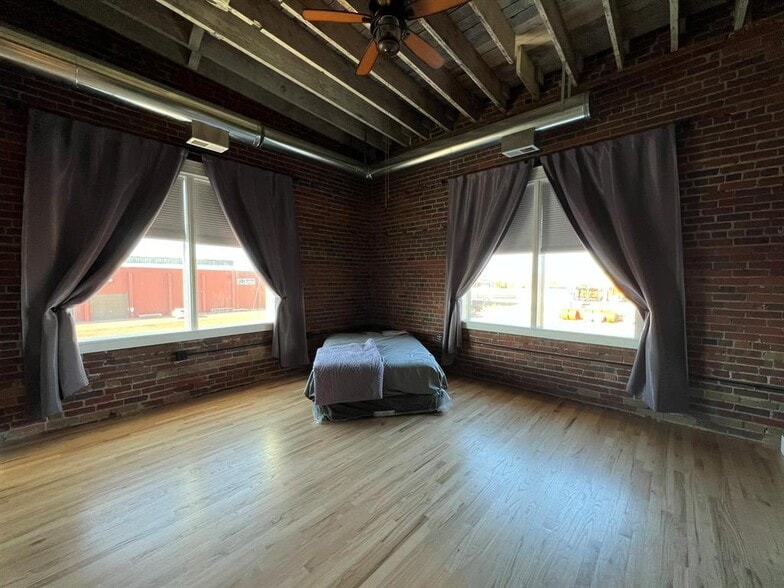 More Photos Of 700 Keogh Ct, Great Falls Light Distribution For Lease