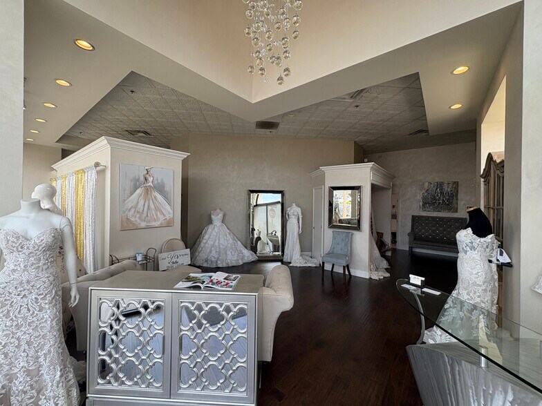 More Photos Of 2388-2400 Thousand Oaks Blvd, Thousand Oaks Freestanding For Lease