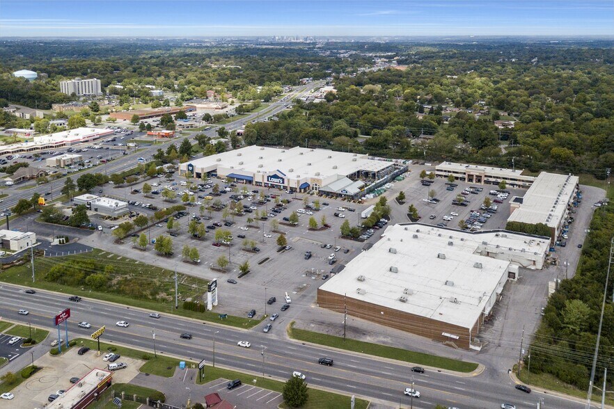 More Photos Of 5560 Nolensville Pike, Nashville Department Store For Lease