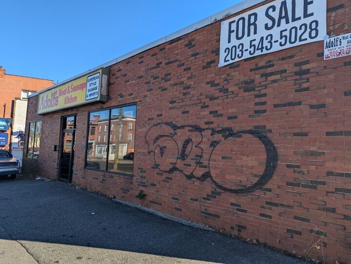 More Photos Of 37 37-39 New Britain Ave, Hartford Freestanding For Lease