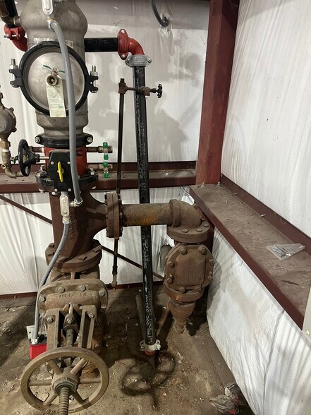 More Photos Of 3451 Georgia Pacific Ave, Mobile Warehouse For Sale