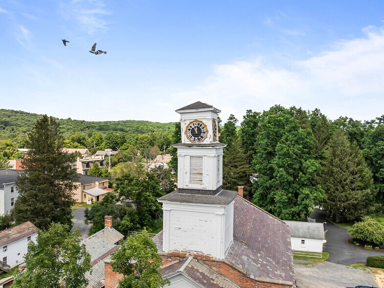 More Photos Of 11 E Broadway, Salem Theater Concert Hall For Sale
