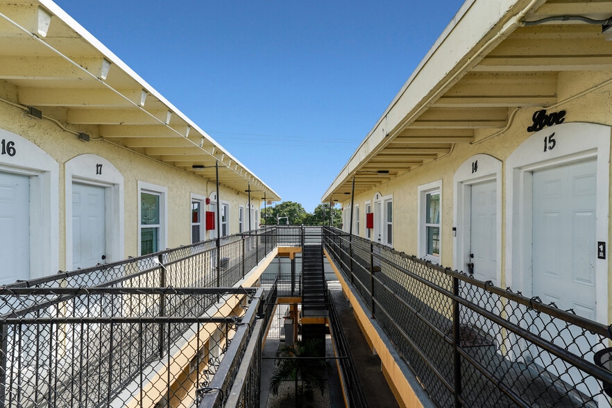 More Photos Of 733 Dr Martin Luther King Jr Blvd W, Belle Glade Apartments For Sale