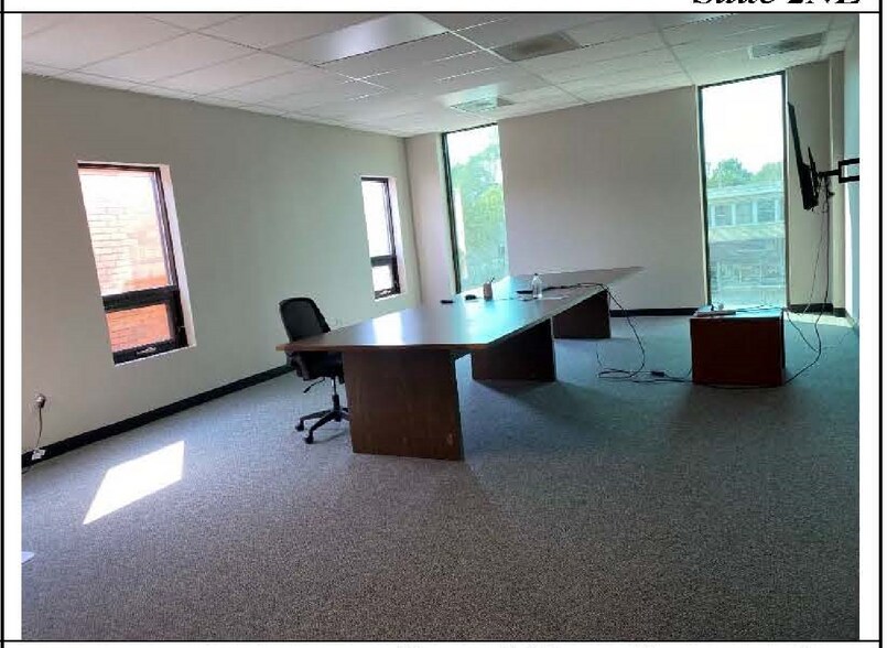 More Photos Of 7026 W North Ave, Chicago Office For Sale