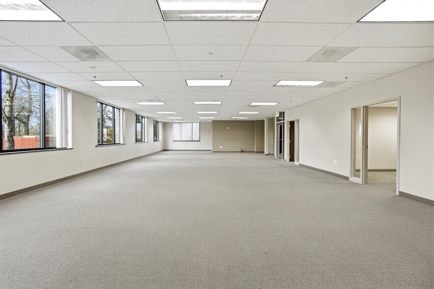 More Photos Of 680 Hawthorne Ave SE, Salem Office For Lease