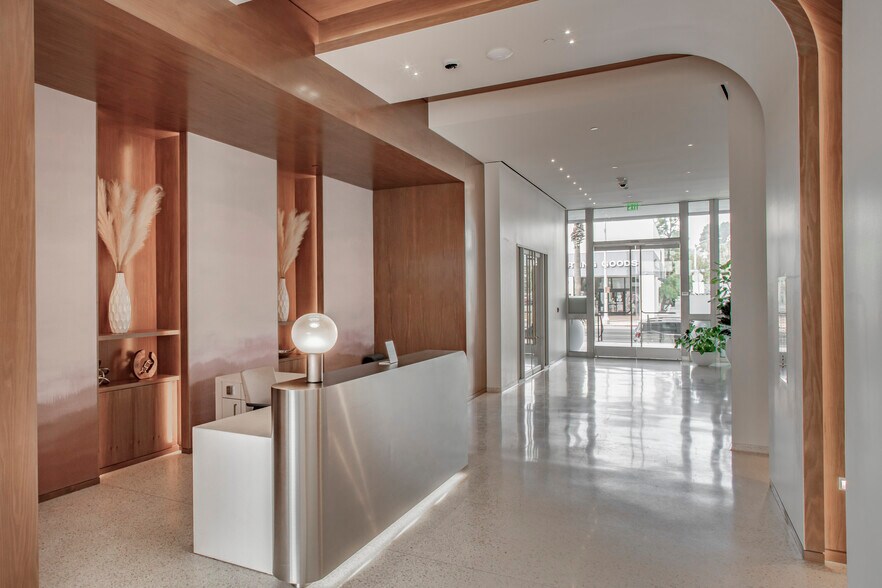 More Photos Of 3130 Wilshire Blvd, Santa Monica Office For Lease