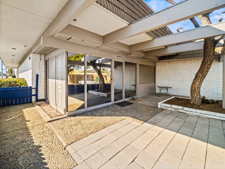 More Photos Of 1051 E Wardlow Rd, Long Beach Office For Sale