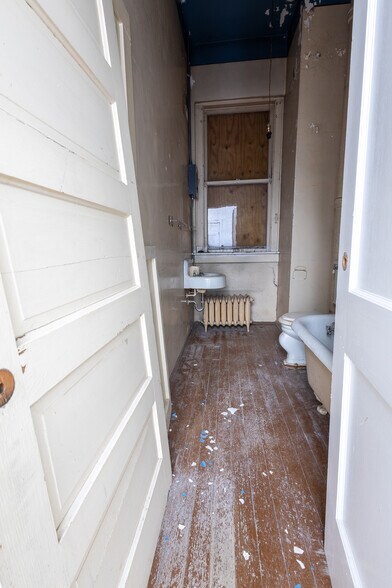 More Photos Of 2313 13th, Columbus General Retail For Sale