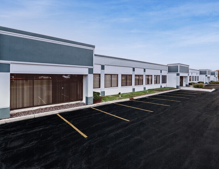 More Photos Of 2600 Warrenville Rd, Downers Grove Office For Lease