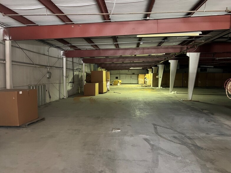 More Photos Of 3075 Carter St, Meigs Warehouse For Lease