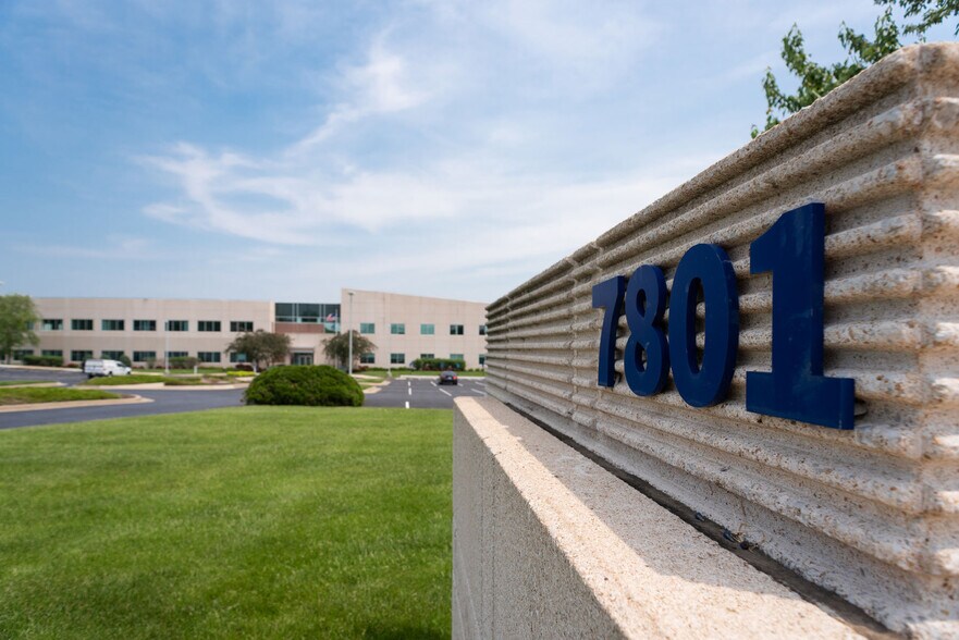 More Photos Of 7801 Nieman Rd, Shawnee Industrial For Lease