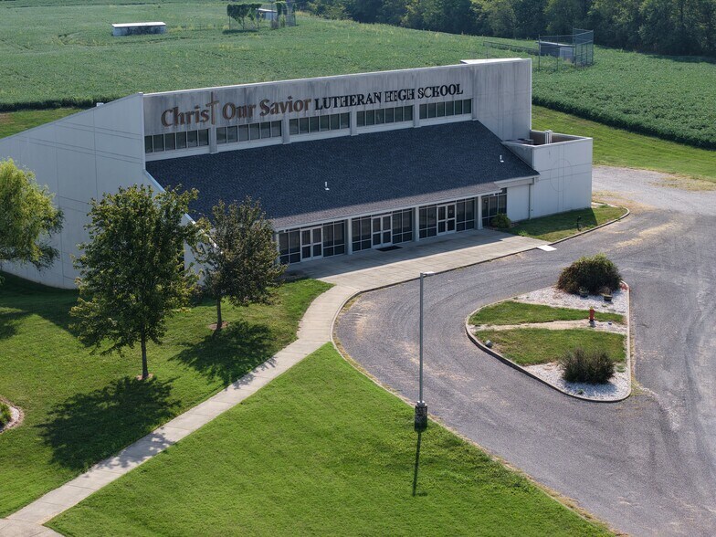 More Photos Of 810 Soldiers Way, Evansville Schools For Sale