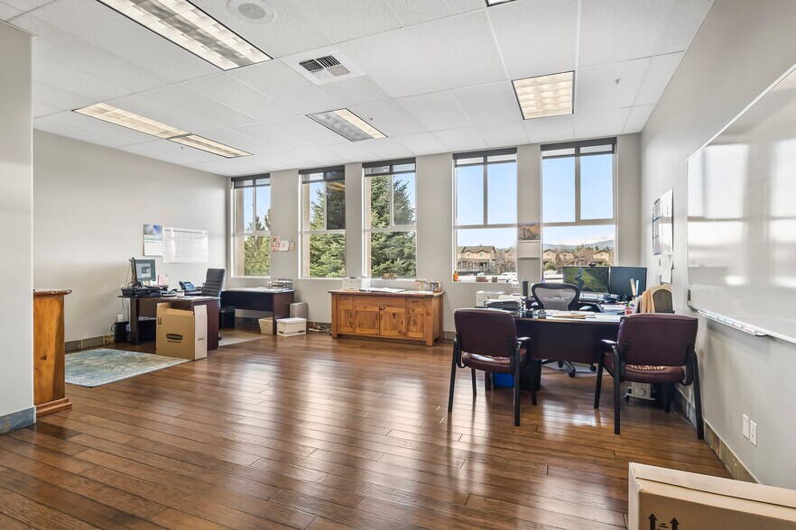 More Photos Of 601 N Larch St, Sisters Research And Development For Sale