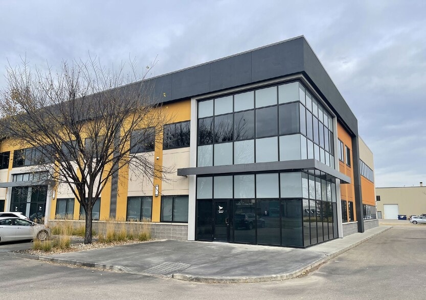 More Photos Of 15350 111 Ave NW, Edmonton Light Distribution For Lease