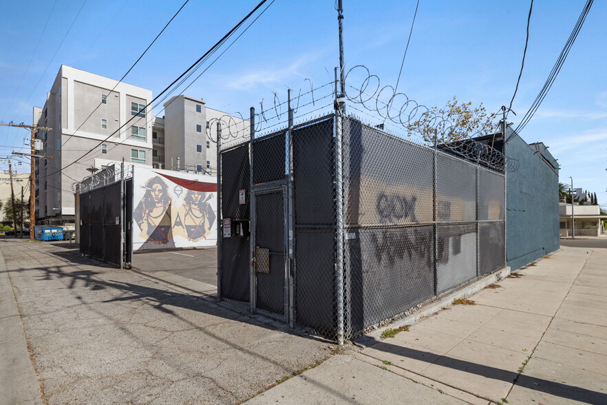 More Photos Of 5739 Tujunga Ave, North Hollywood Movie Radio TVStudio For Sale