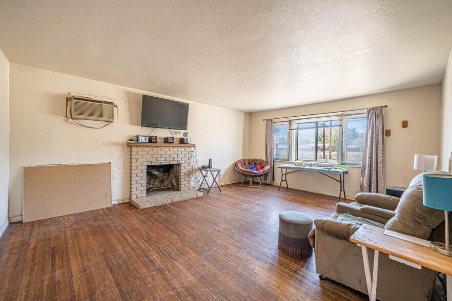 More Photos Of 26380 Green Ave, Hemet Specialty For Sale