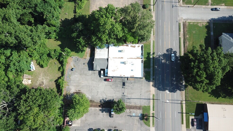 More Photos Of 707 S Highland St, Memphis Storefront For Sale