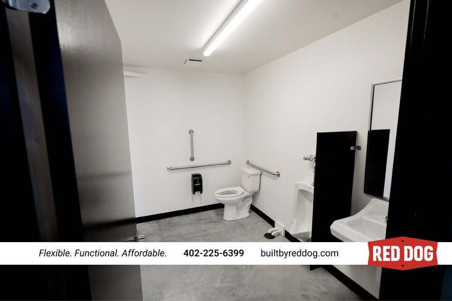 More Photos Of 23913 Southwest St, Waterloo Unknown For Lease