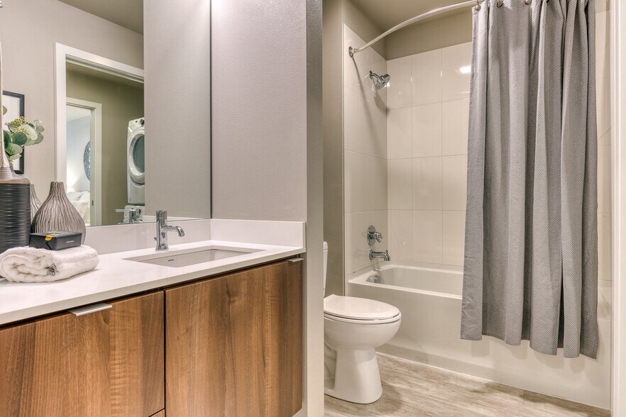 More Photos Of 910 John St, Seattle Apartments For Lease