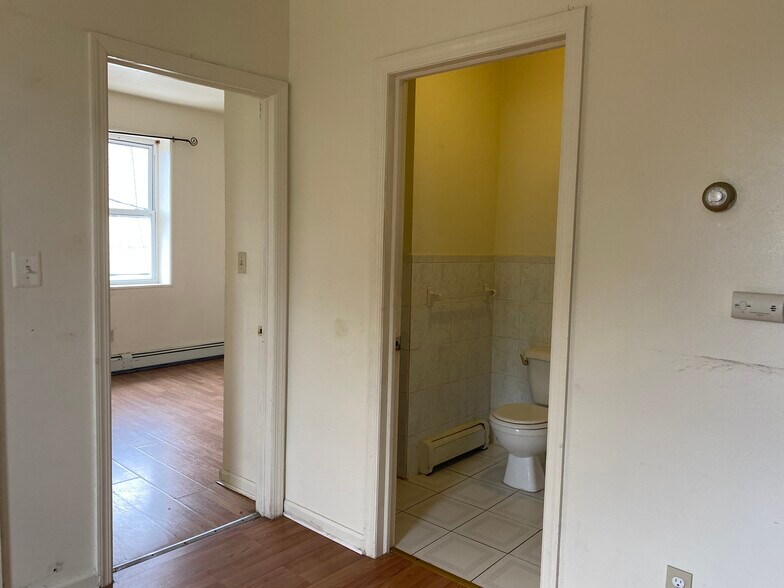 More Photos Of 56 Cortland St, Newark Apartments For Sale