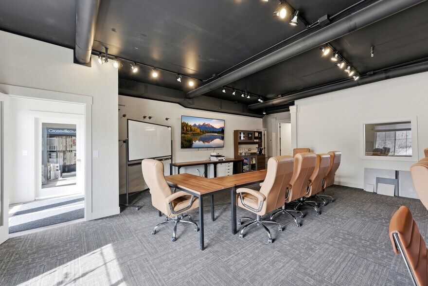 More Photos Of 695 E Main St, Midway Storefront Retail Office For Lease