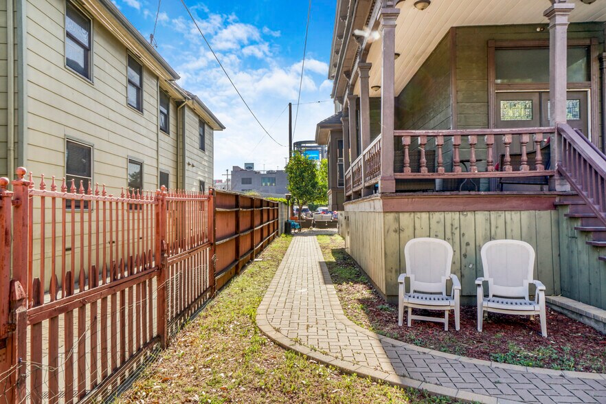 More Photos Of 1978 Estrella Ave, Los Angeles Apartments For Sale