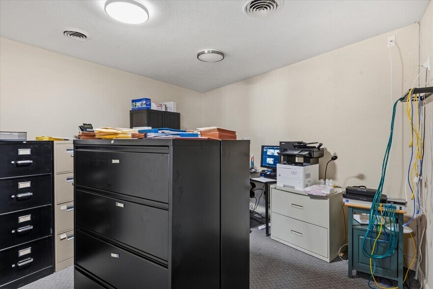 More Photos Of 2060 W Monroe St, Springfield Office For Sale