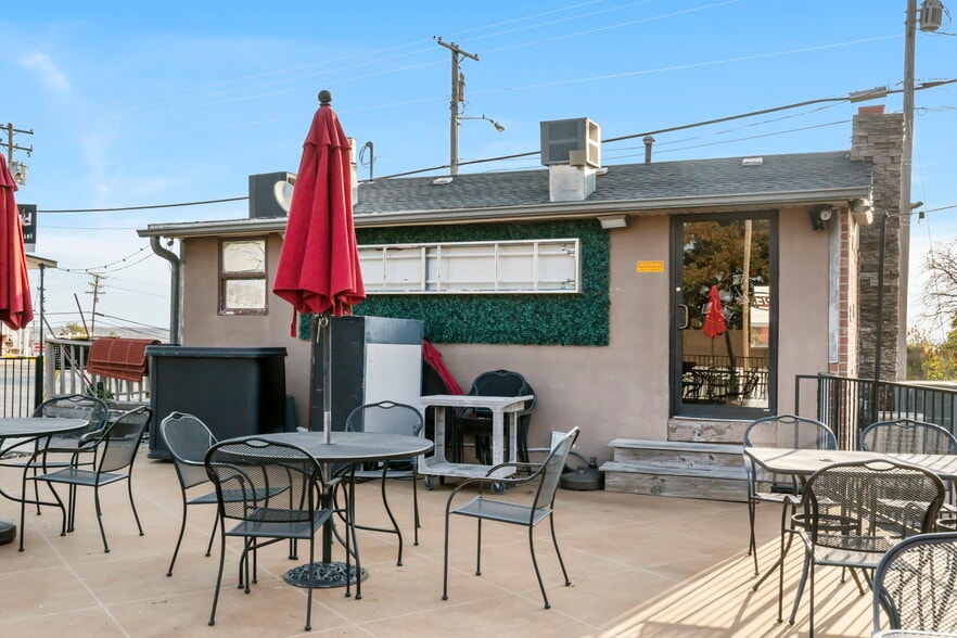 More Photos Of 1107-1109 W 76 Country Blvd, Branson General Retail For Sale