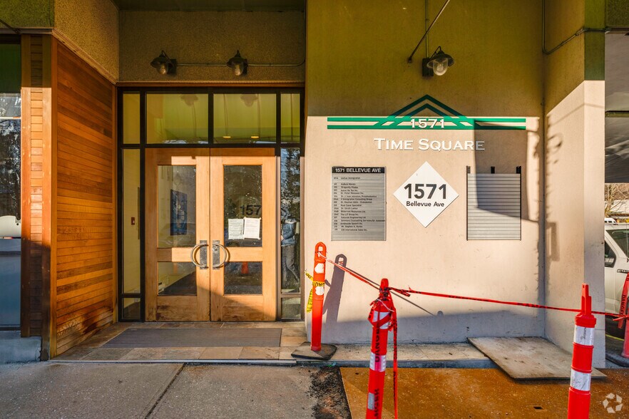 More Photos Of 1571 Bellevue Av, West Vancouver Office For Lease