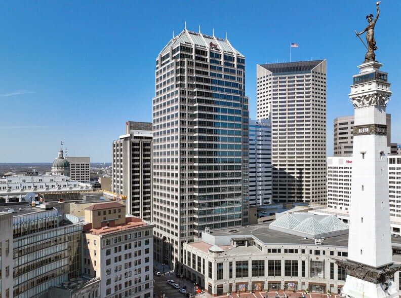 More Photos Of 10 W Market St, Indianapolis Office For Lease