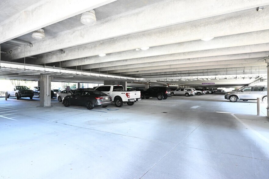 More Photos Of 4171 Essen Ln, Baton Rouge Office For Lease