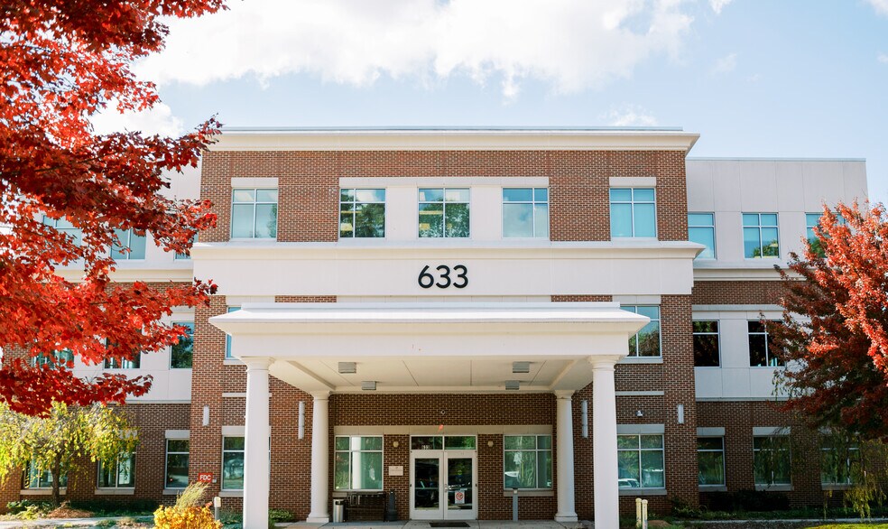 More Photos Of 633 Brookdale Dr, Statesville Medical For Lease